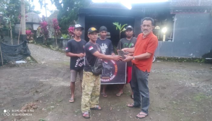 Ketua DPRD Tulungagung memberikan Bantuan Benih untuk Reboisasi Di Tangunggunung