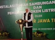 Gubenur Jatim Serahkan Bantuan Listrik di Kabupaten Tulungagung
