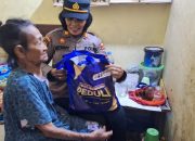 Polres Tulungagung Peduli, Bagikan 50 Paket Sembako Untuk Warga Karangrejo