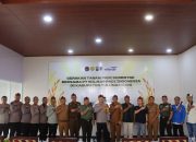 Polres Tulungagung kerja sama Dengan PT. Wilmar Padi Indonesia dan Pemerintah Desa Lakukan Tanam Padi