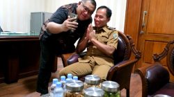 Ket : Eko puguh bersama PLT Bupati Tulungagung