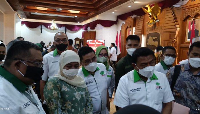 Moeldoko dan Khofifah Hadiri Pelantikan 15 Ketua DPC HKTI di Grahadi Surabaya