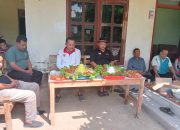 Ketua DPRD Tulungagung Peringati Tragedi Kuda Tuli dengan Membagikan Ratusan Galon Probiotik Untuk Pupuk