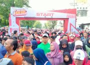Puluhan Ribu Peserta Meriahkan Jalan Sehat Alumni Espero Ngawi