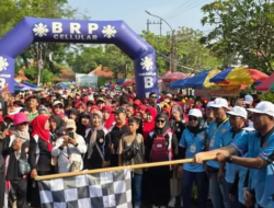 Lahir dari Keluarga Guru, Bupati Gatut Sunu Lepas Belasan Ribu Peserta Gerak Jalan HUT PGRI ke-80 di Tulungagung