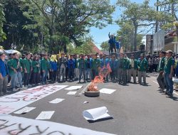 Pasca OTT Bupati Tulungagung: Mahasiswa UIN SATU & PMII Kepung DPRD, Gugat Fungsi Pengawasan