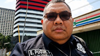 Ket. E Puguh P, di Gedung KPK -Jkt