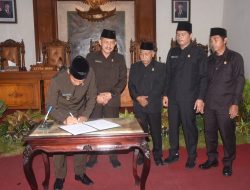 Perkuat Payung Hukum Daerah, DPRD dan Pemkab Tulungagung Sepakati Lima Peraturan Daerah Baru