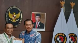 TANGIS DI BALIK DAUN TEMBAKAU: KETIKA RAKYAT KECIL MERASA TERDESAK DI TANAH AIR SENDIRI