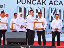 Peringatan Hari Koperasi ke-79, Plt Bupati Tulungagung Terima Penghargaan Pembina Koperasi Andalan