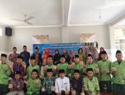 Dukung OPOP Jatim, Pemkab Tulungagung Bekali Santri Keterampilan Kerajinan Goni dan Finishing Kayu