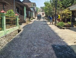 Warga Dukuh Dadapan Desa Punjul Gotong Royong dan Swadaya Perbaiki Jalan Sepanjang 460 Meter